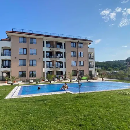 Lilia Apartments Voyage, Kavatsi *