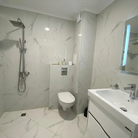 Lilia Apartments Voyage, Kavatsi Apartman *