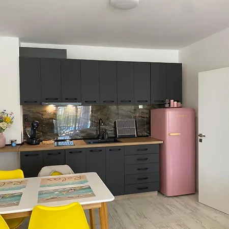 アパート Lilia Voyage, Kavatsi
